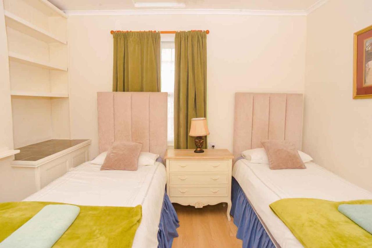 Pedro Host Family Apartment London Exterior photo
